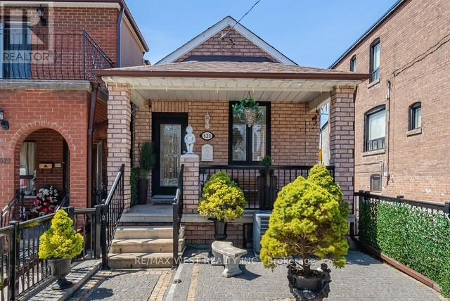 Detached at 524 SALEM AVENUE N, Toronto (Dovercourt-Wallace Emerson-Junction)