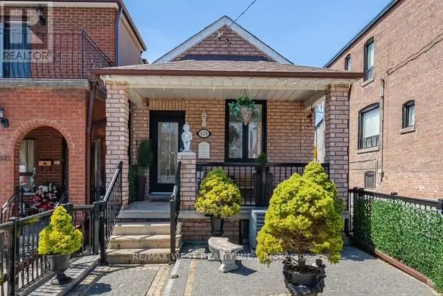 Detached at 524 SALEM AVENUE N, Toronto