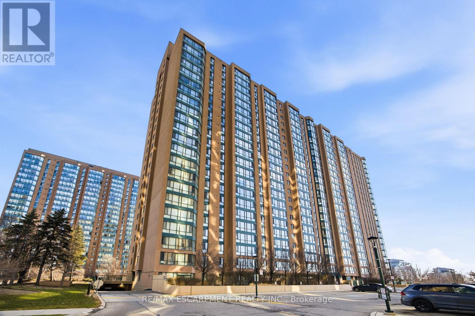 Apartment at PH1 - 145 HILLCREST AVENUE, Mississauga (Cooksville)