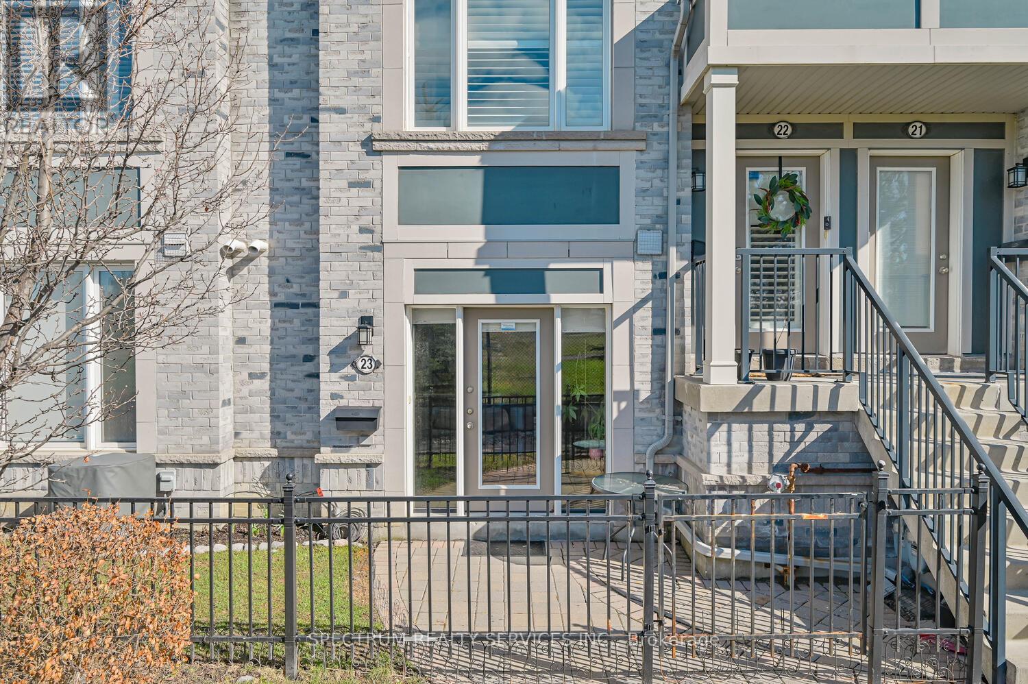 Townhouse at 23 - 60 FAIRWOOD CIRCLE, Brampton