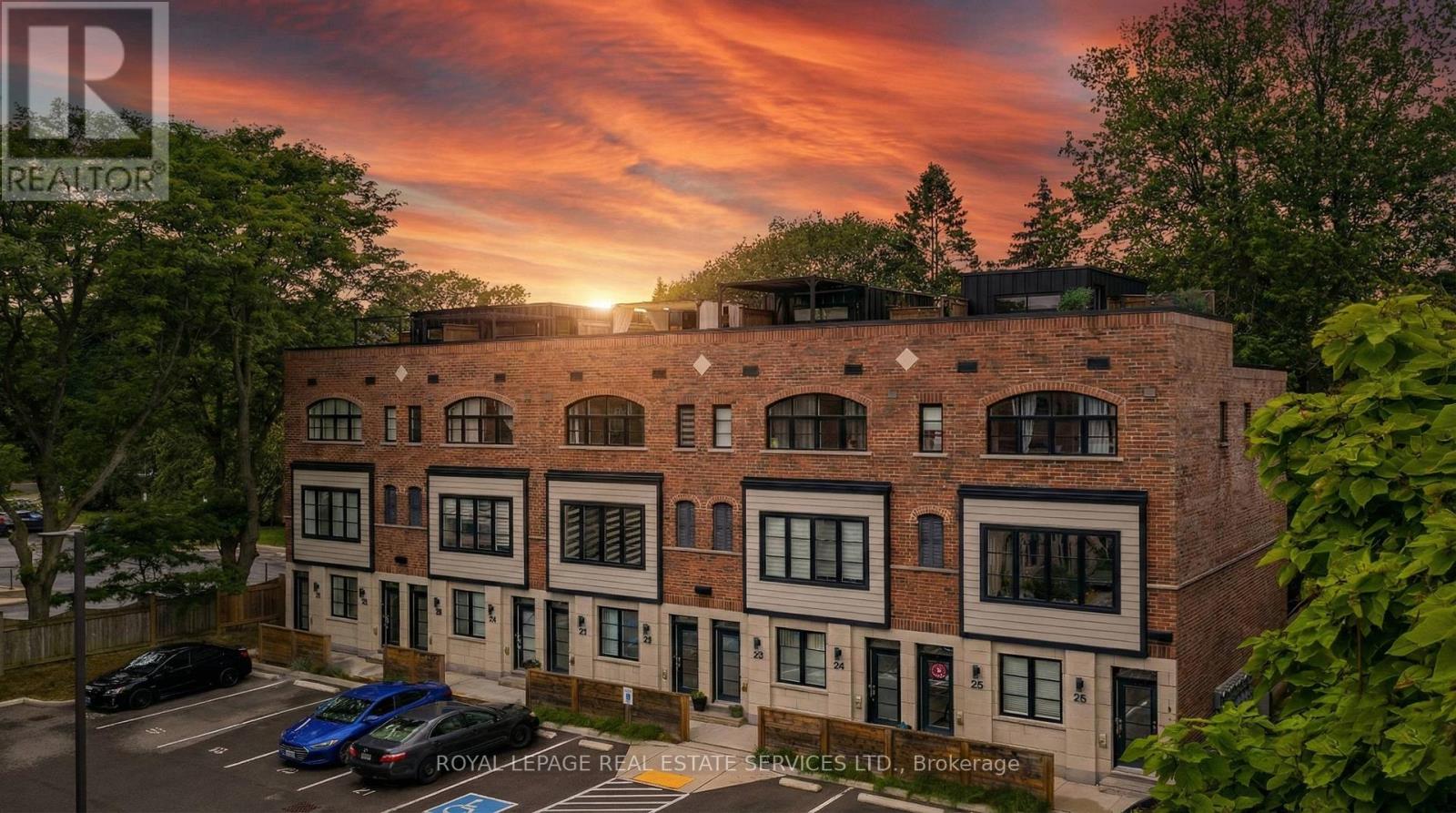 Townhouse at 22 - 405 PLAINS ROAD E, Burlington (LaSalle)