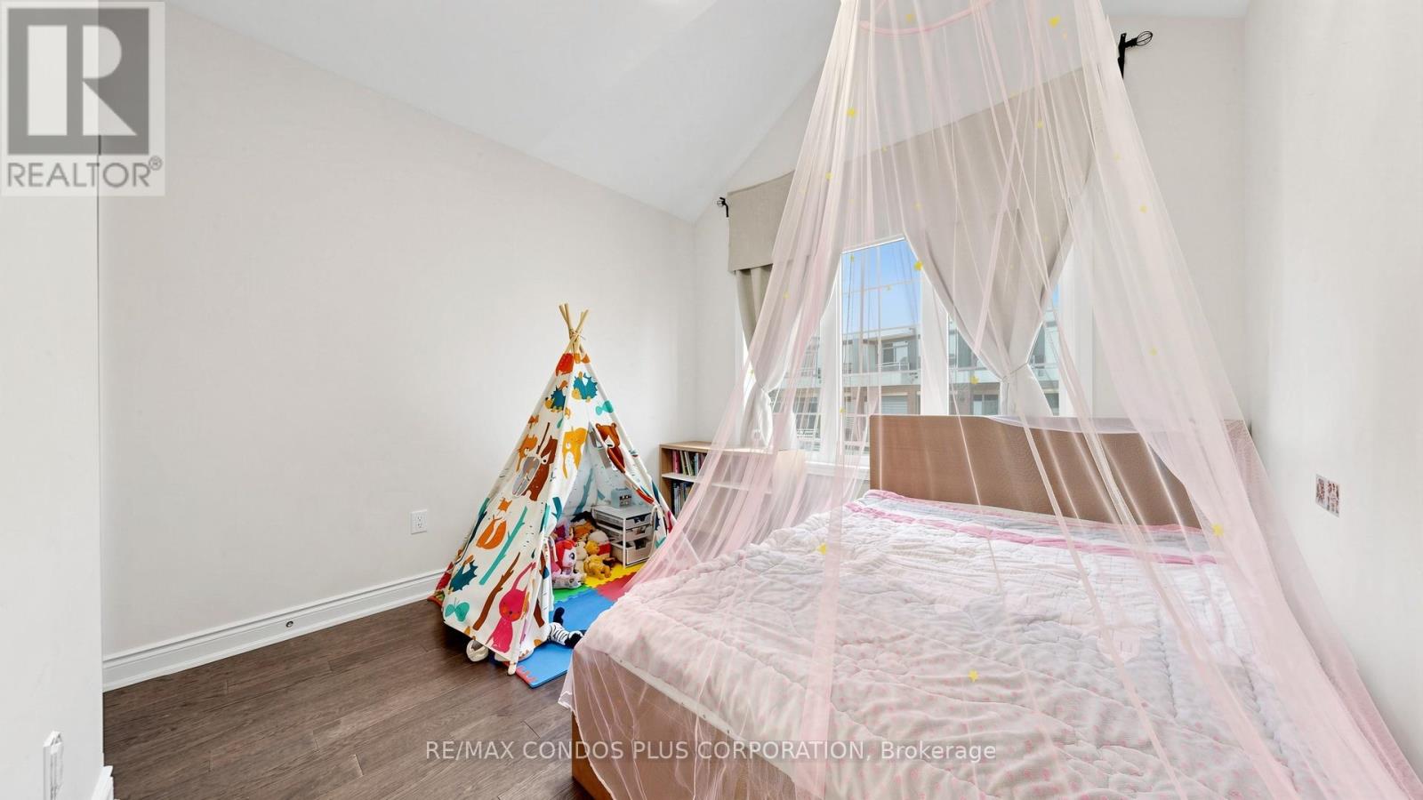 Detached at 1361 YELLOW ROSE CIRCLE, Oakville
