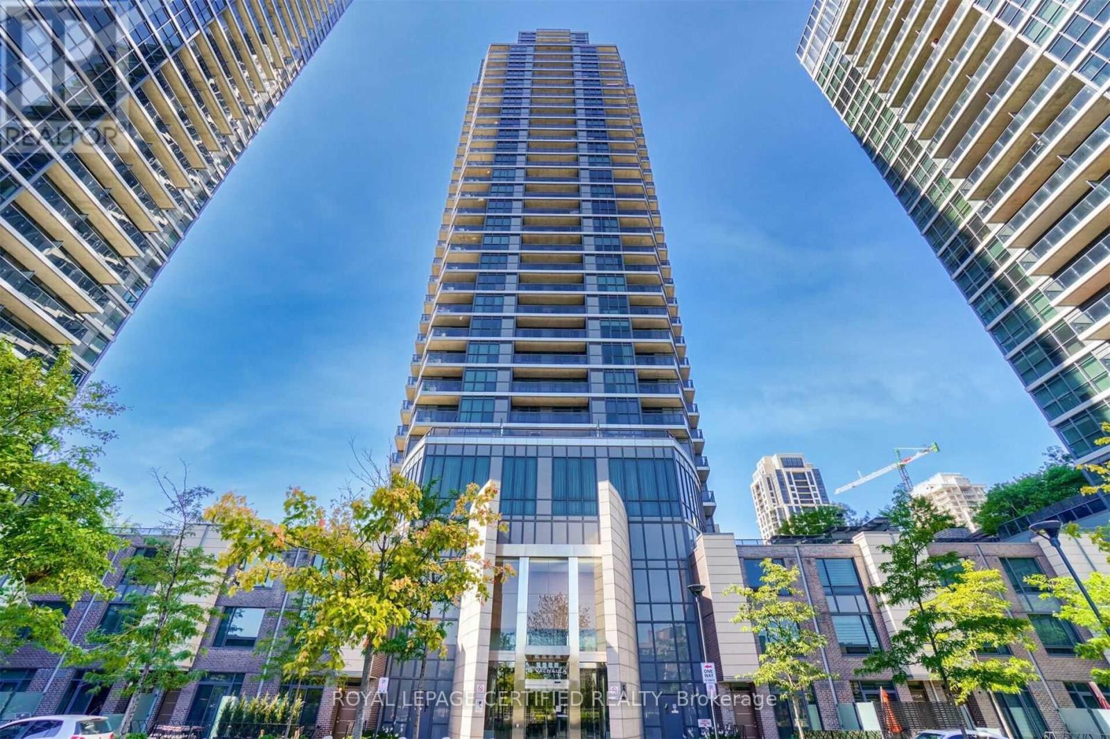 Apartment at 809 - 5 VALHALLA INN ROAD, Toronto (Islington-City Centre West)