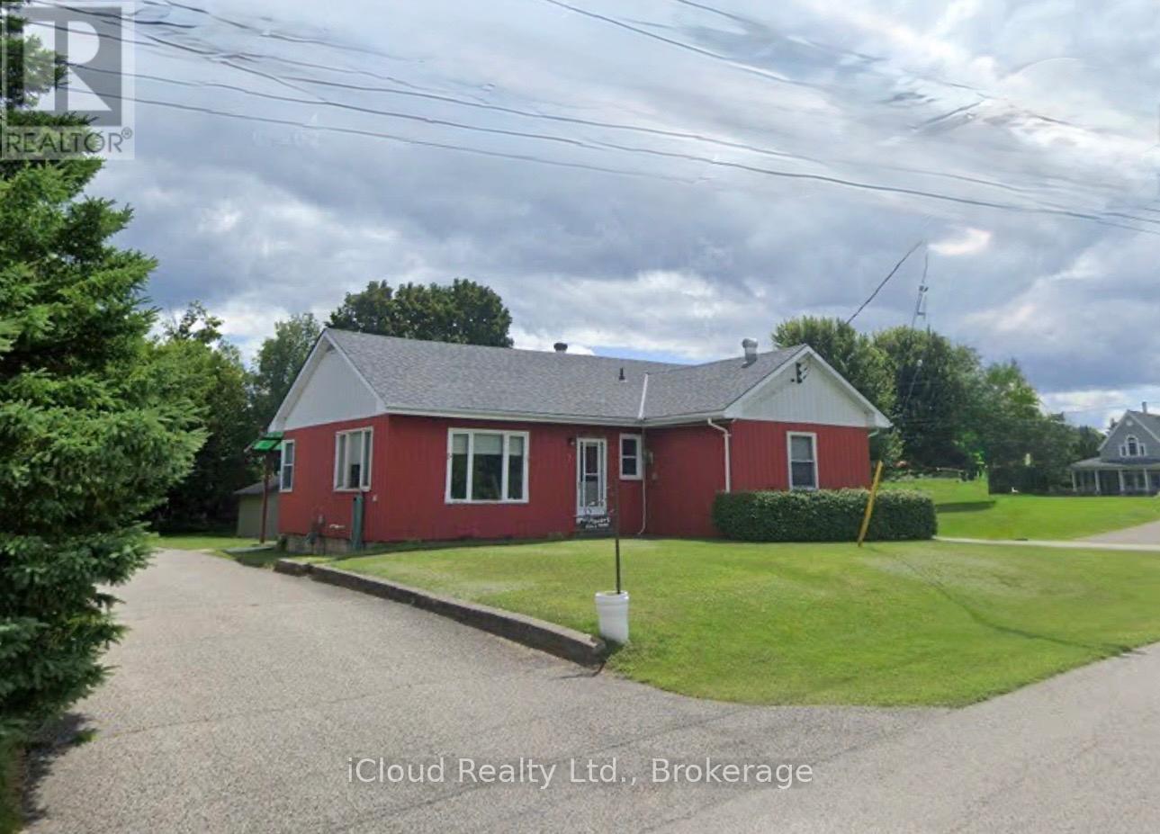 Detached at 7 KING STREET, Caledon (Alton)
