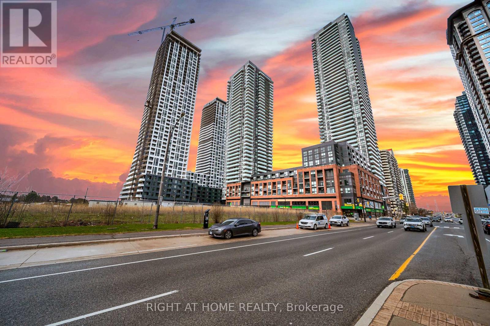 Apartment at 3504 - 4130 PARKSIDE VILLAGE DRIVE, Mississauga (Creditview)