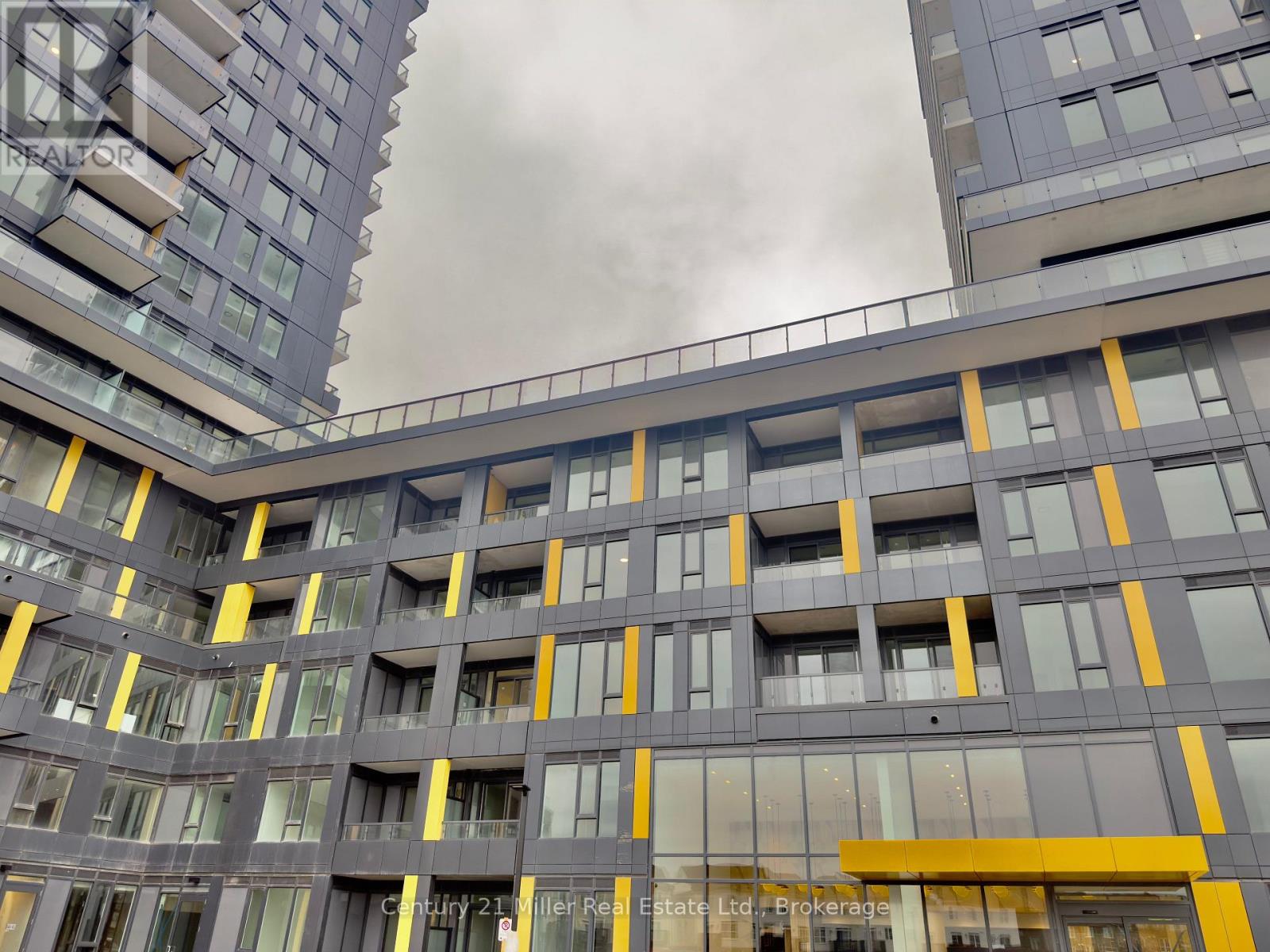 Apartment at C-1008 - 4878 POWERS COMMON, Burlington (Alton)