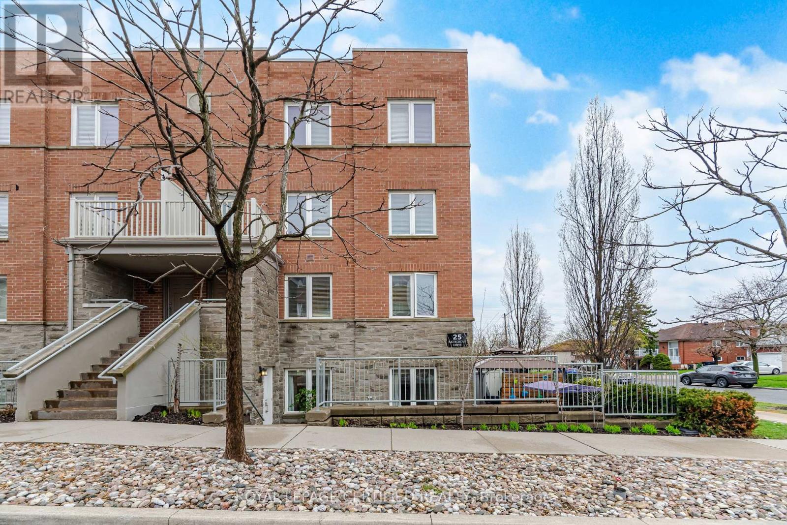 Townhouse at 101 - 25 RICHGROVE DRIVE, Toronto (Willowridge-Martingrove-Richview)