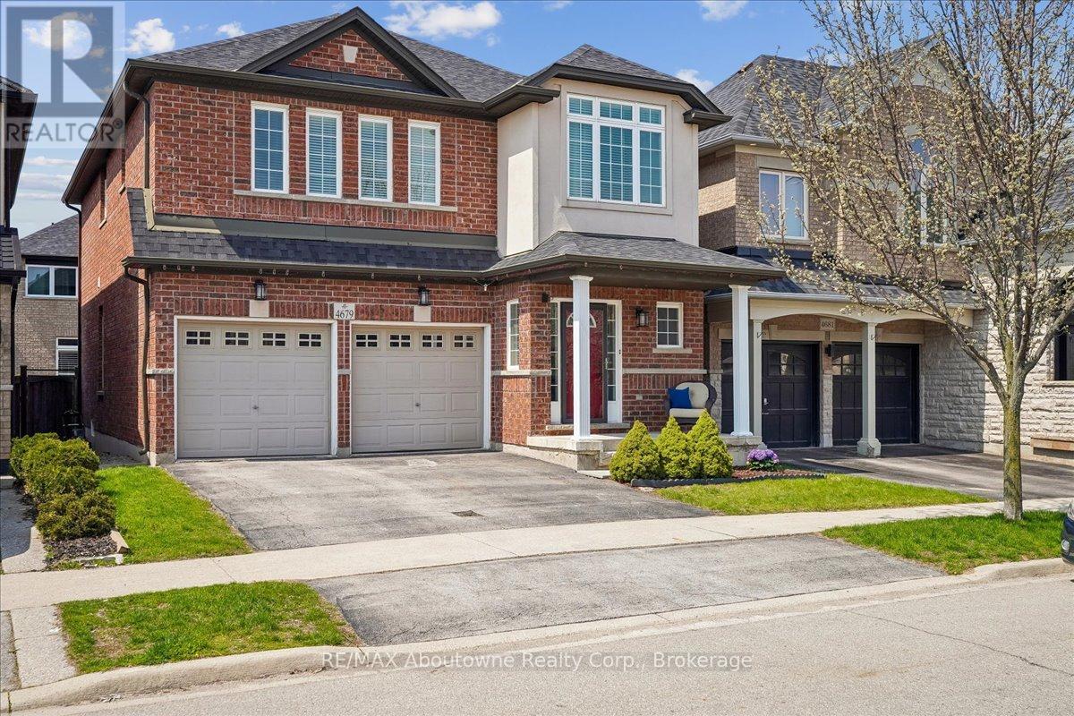 Detached at 4679 WEBB STREET, Burlington (Alton)