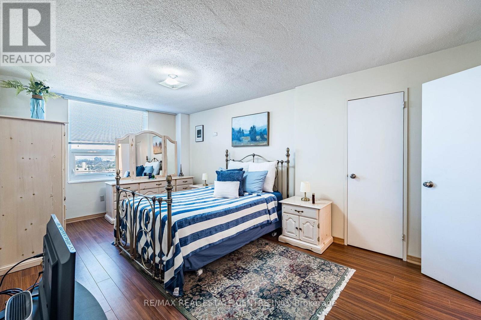 Apartment at 1802 - 627 THE WEST MALL ROAD, Toronto