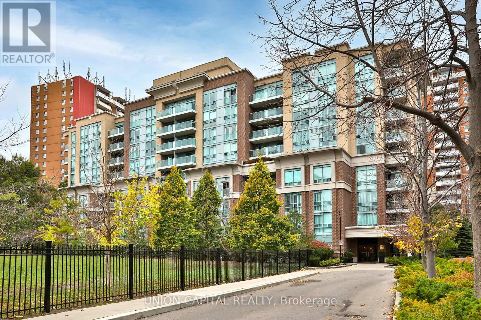 Apartment at 710 - 17 MICHAEL POWER PLACE, Toronto (Islington-City Centre West)