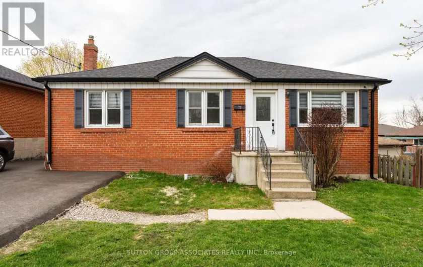 Detached at MAIN FL. - 21 DEEVALE ROAD, Toronto