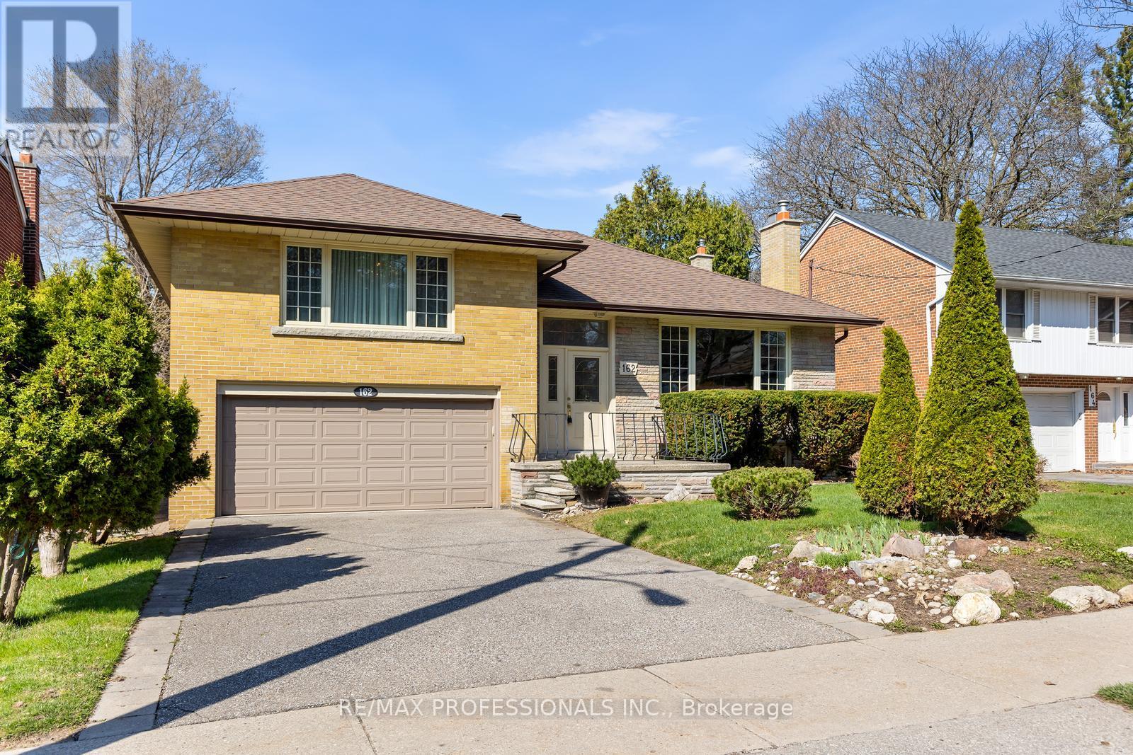 Detached at 162 LLOYD MANOR ROAD, Toronto (Princess-Rosethorn)