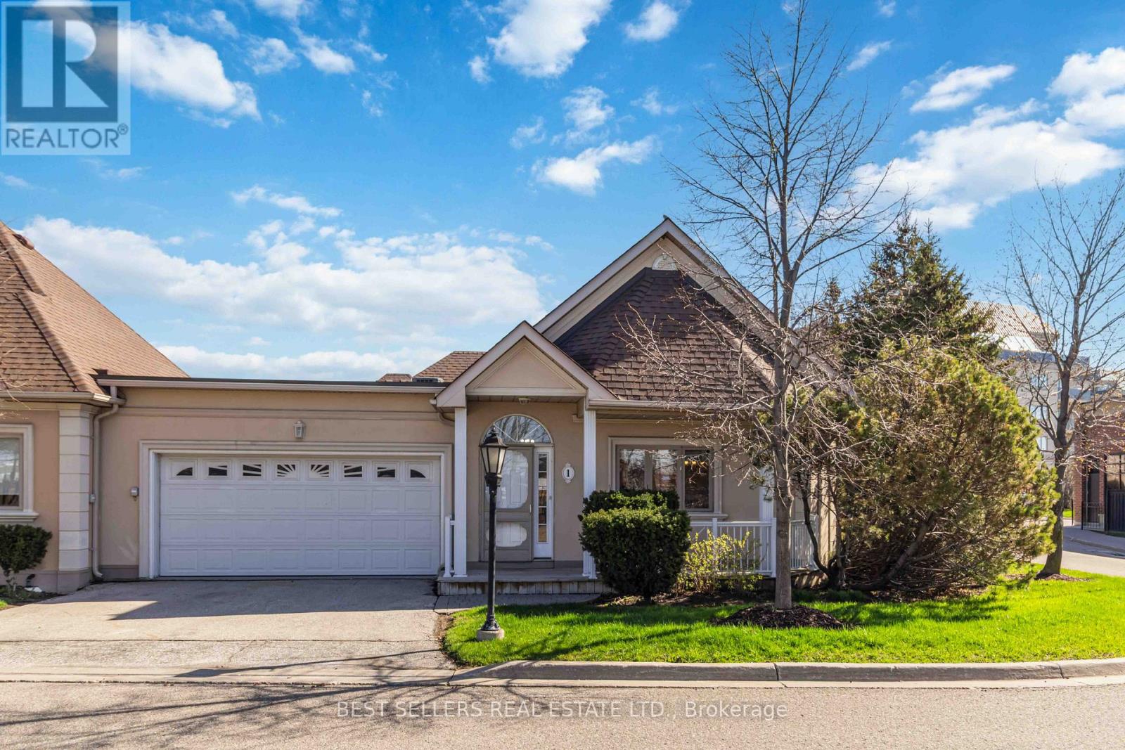 Townhouse at 1 - 1 FERNDOWN CRESCENT, Brampton (Goreway Drive Corridor)