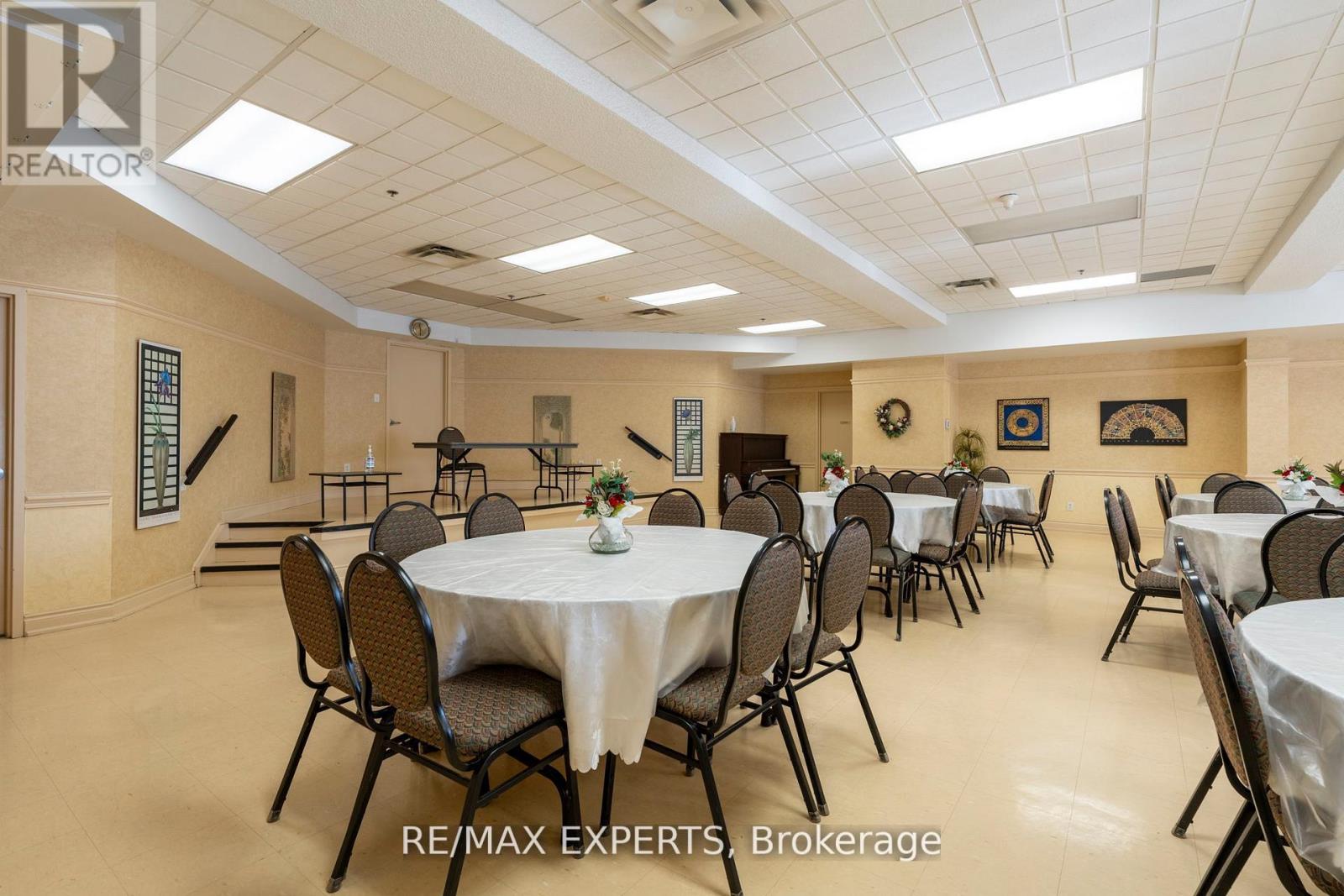 Apartment at 406 - 10 DAYSPRING CIRCLE, Brampton