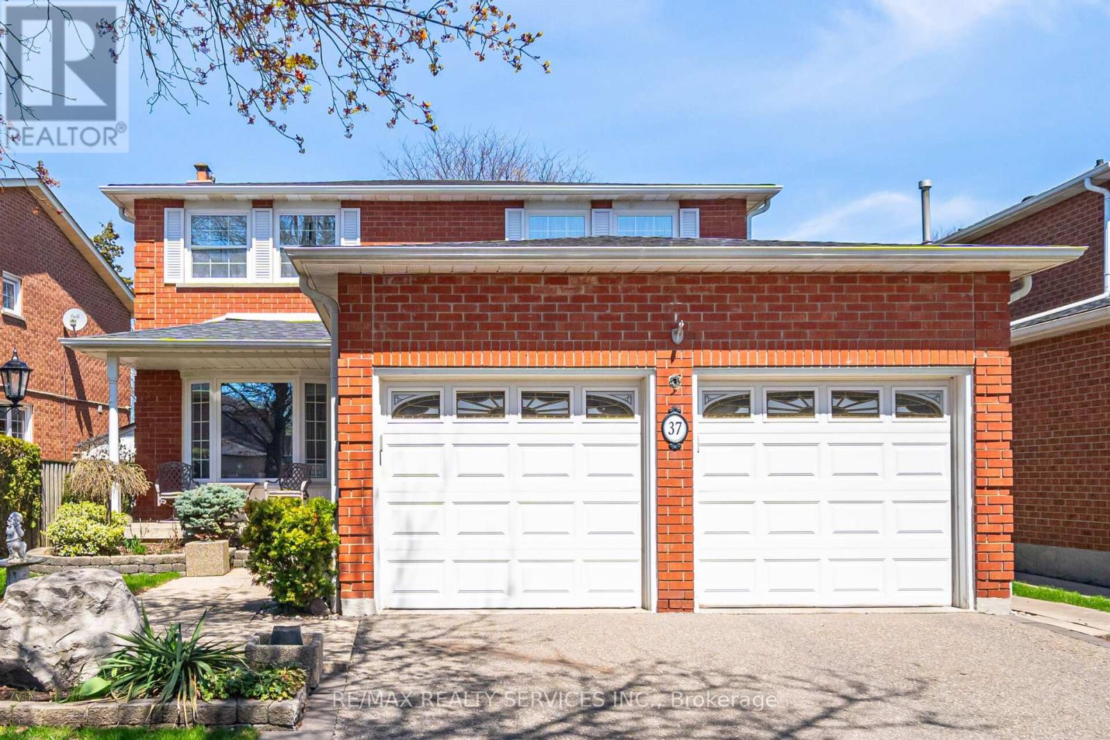 Detached at 37 STILLWATER CRESCENT, Brampton (Brampton West)