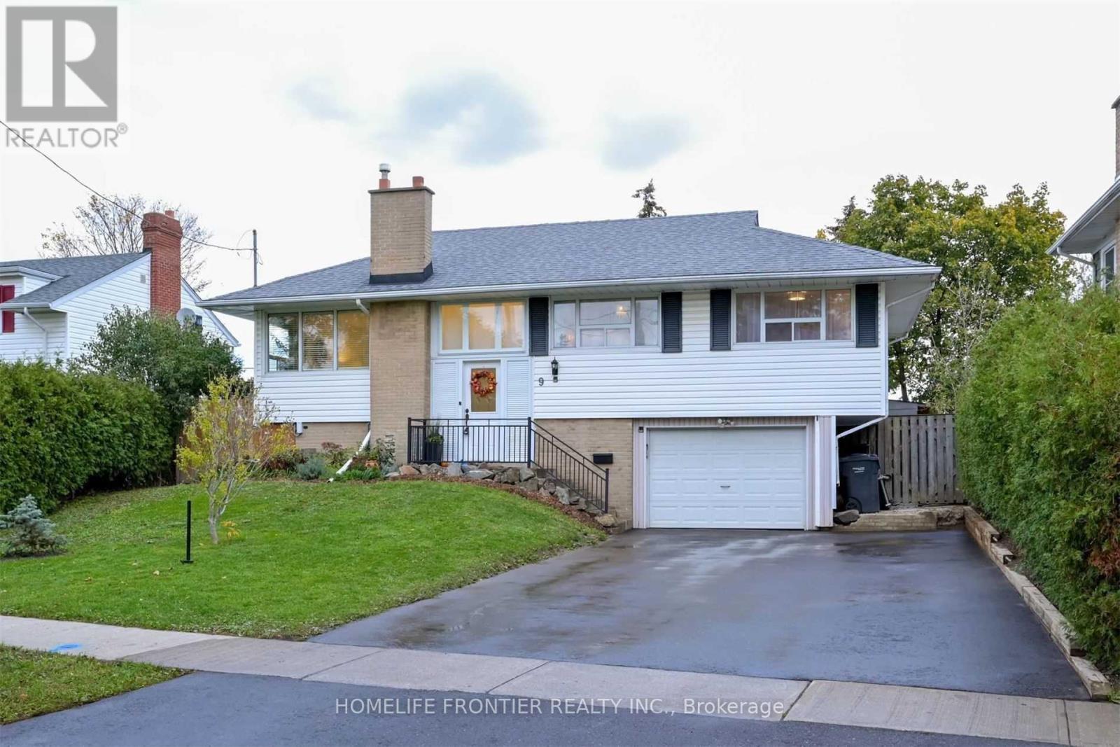 Detached at 9 AVONMORE STREET, Brampton (Brampton East)
