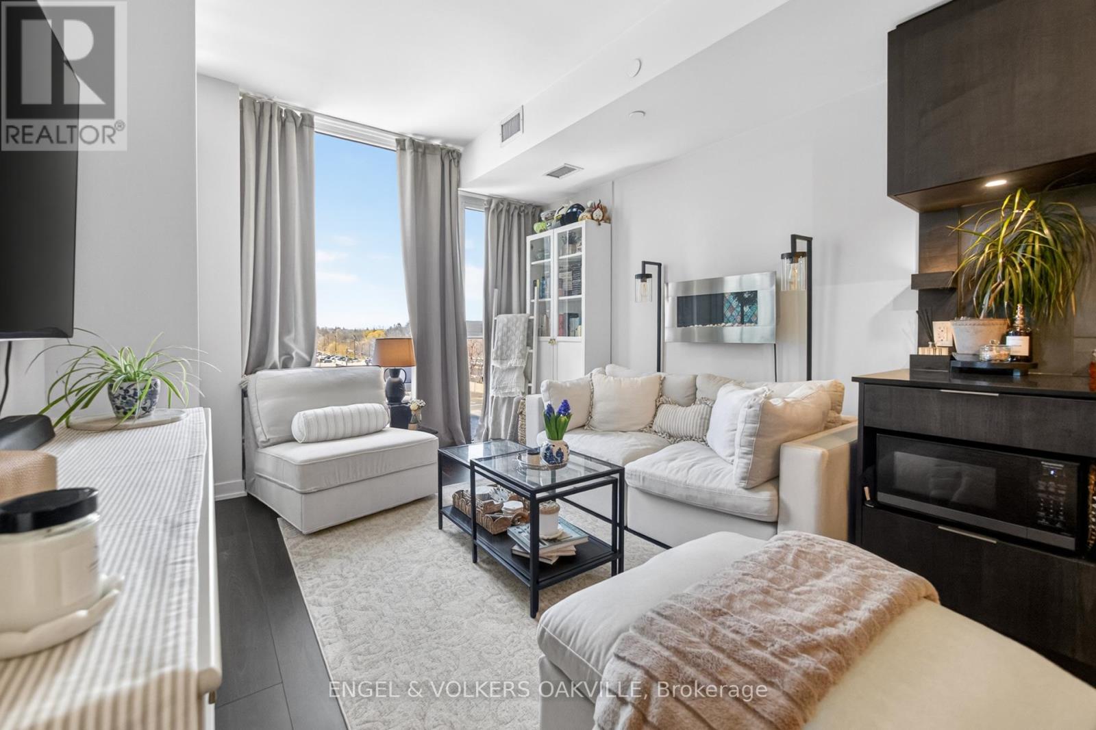 Apartment at 418 - 28 ANN STREET, Mississauga
