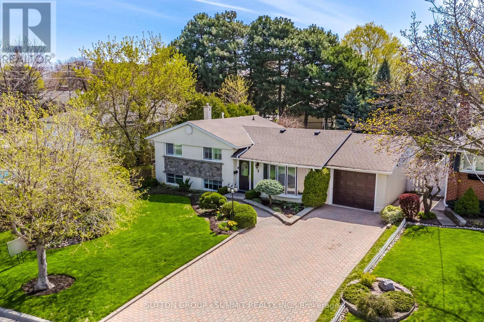 Detached at 3 DONATA DRIVE, Mississauga (Streetsville)