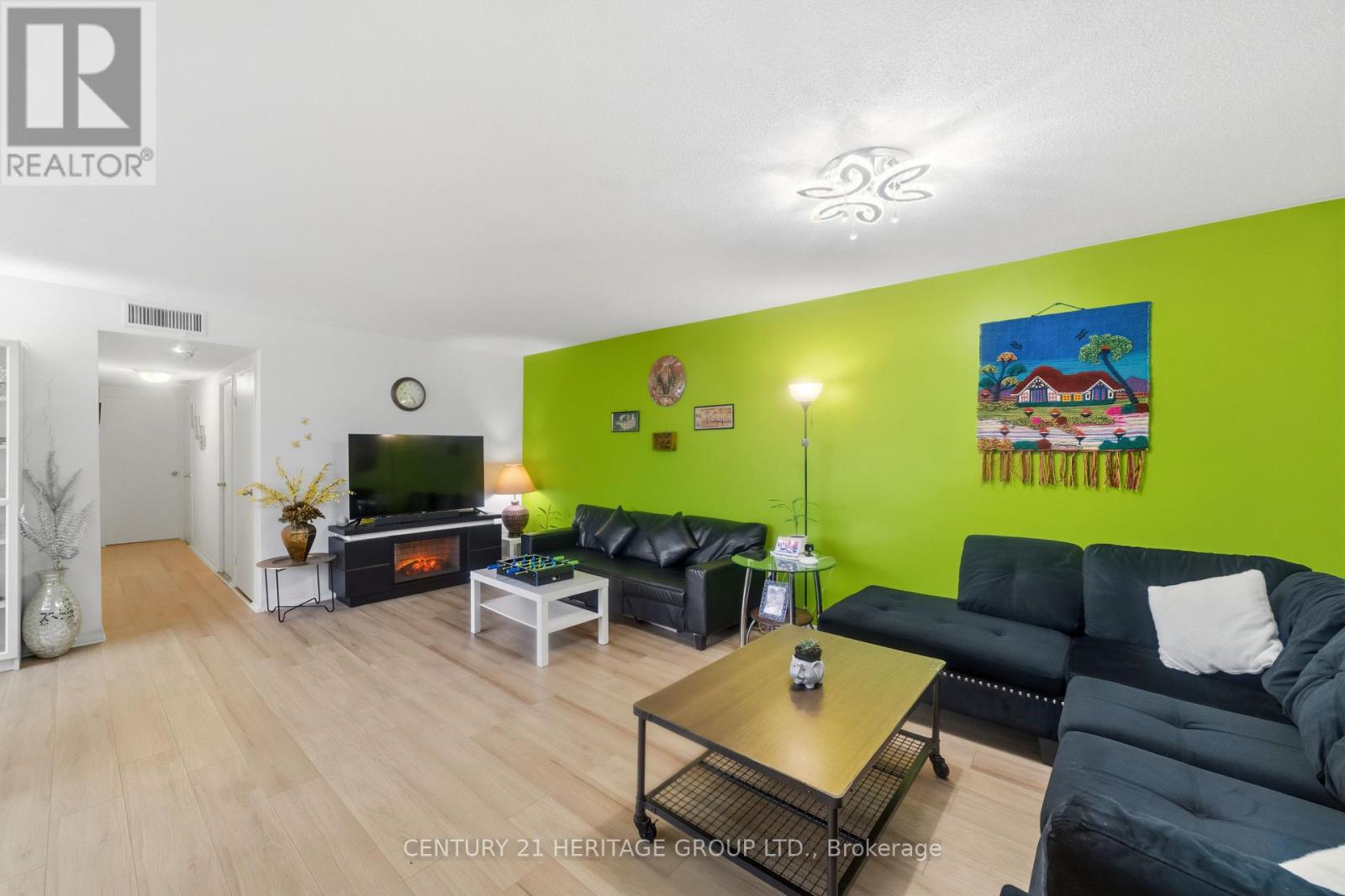 Apartment at 1408 - 2323 CONFEDERATION PARKWAY, Mississauga