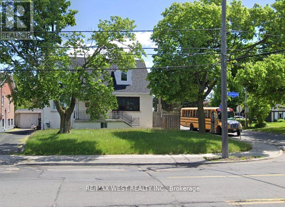 Detached at BSMT - 999 CALEDONIA ROAD, Toronto (Yorkdale-Glen Park)