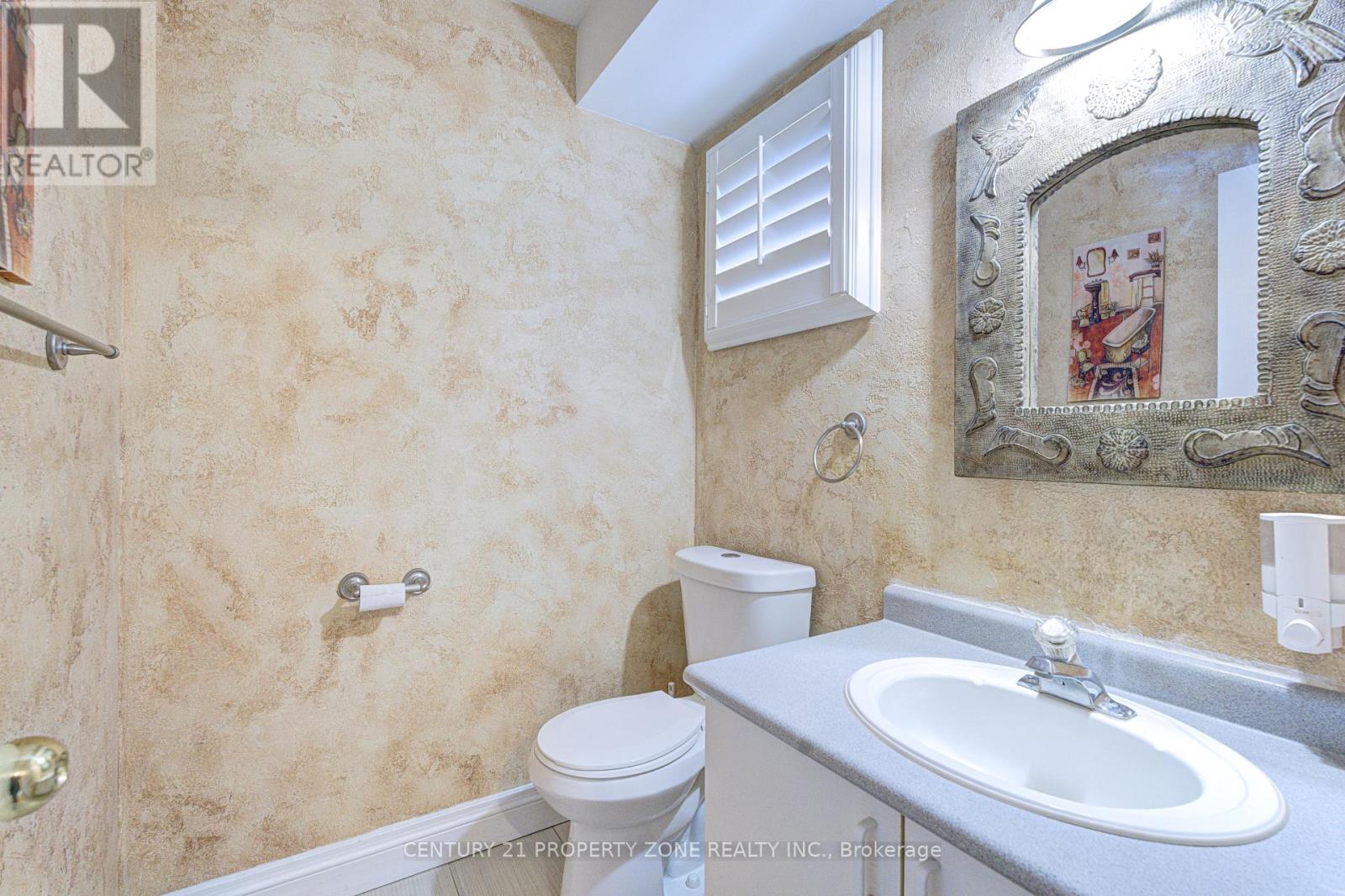 Detached at 4 COMPTON COURT, Caledon