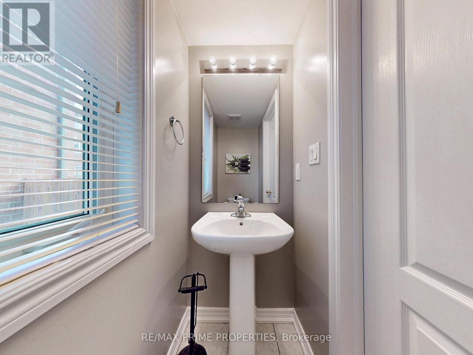 Townhouse at 21 SPRUCEWOOD ROAD, Brampton