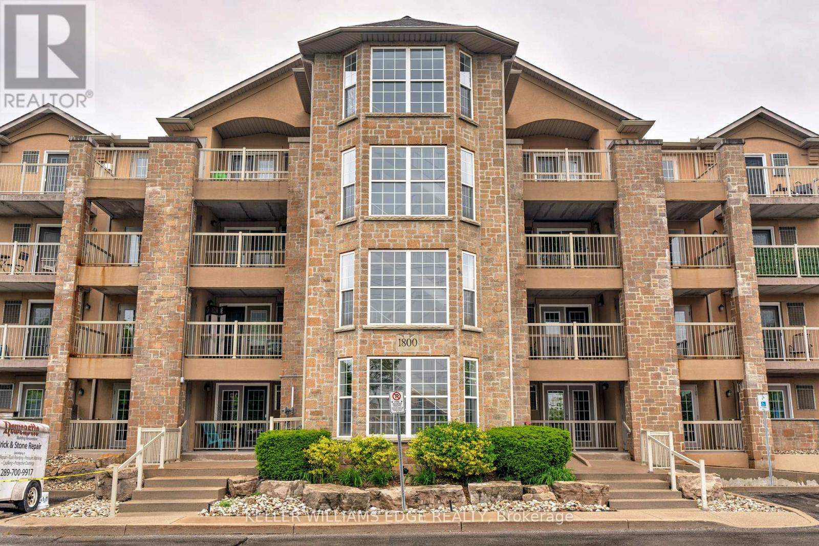 Apartment at 302 - 1800 WALKER'S LINE, Burlington (Palmer)