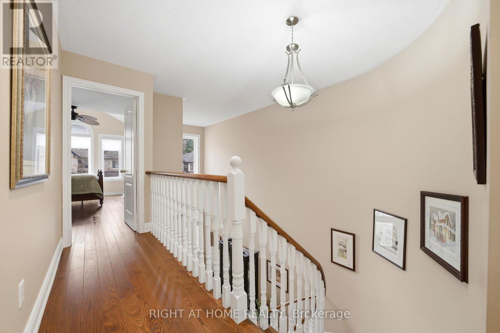 Semi-Detached/Link at 2121 PINEVALLEY CRESCENT, Oakville
