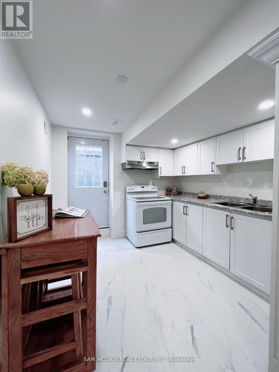 Detached at 565 INDIAN SUMMER (BASEMENT) TRAIL, Mississauga (Hurontario)