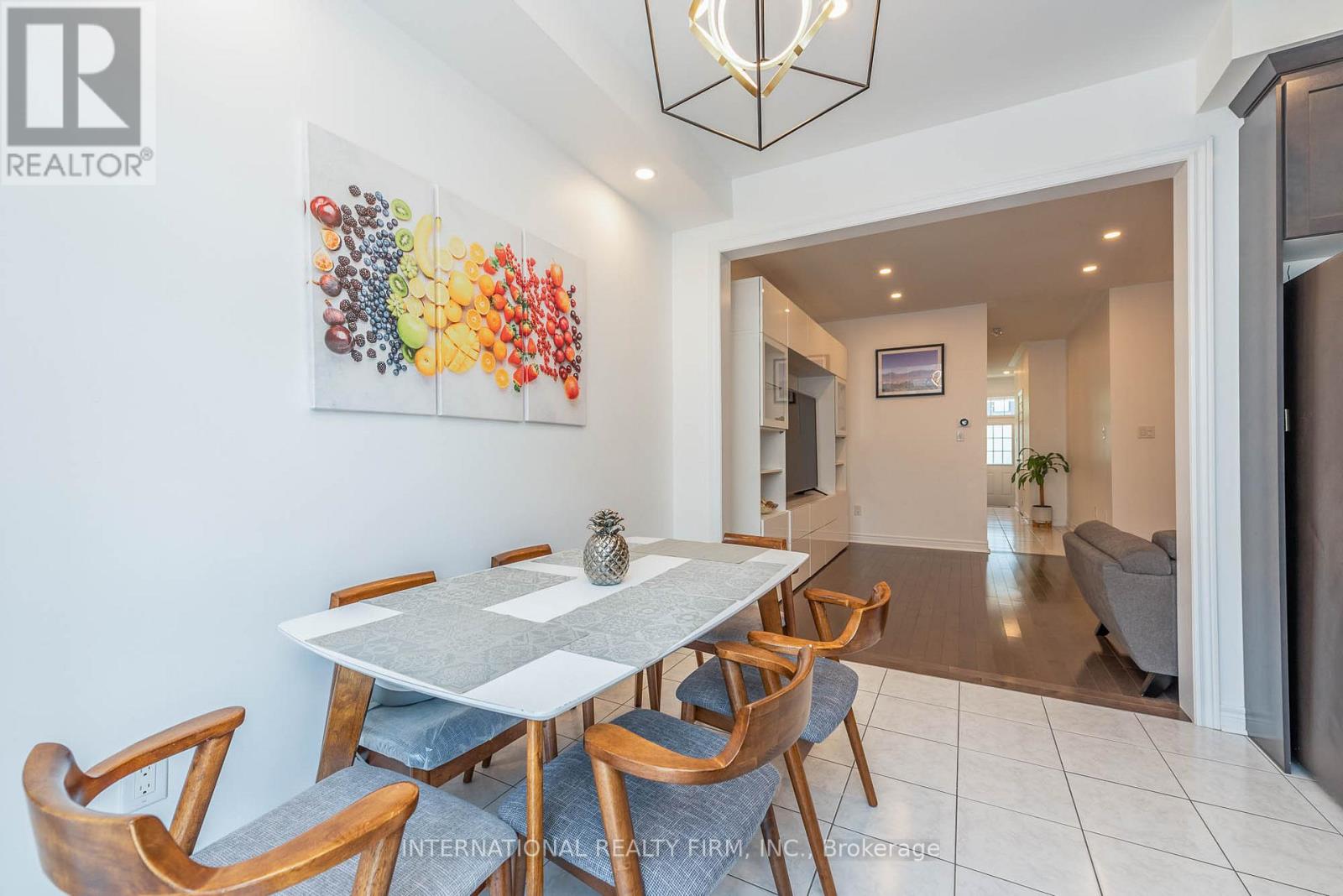 Townhouse at 99 HUGUENOT ROAD, Oakville