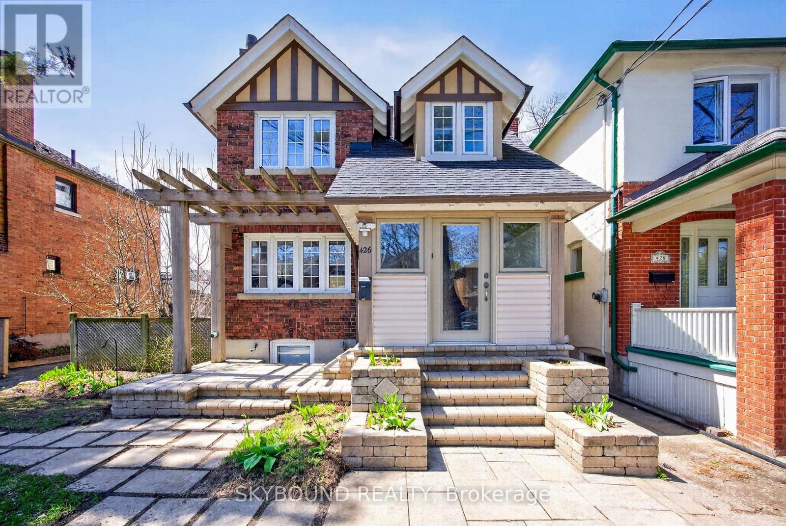 Detached at 426 ARMADALE AVENUE, Toronto (Runnymede-Bloor West Village)
