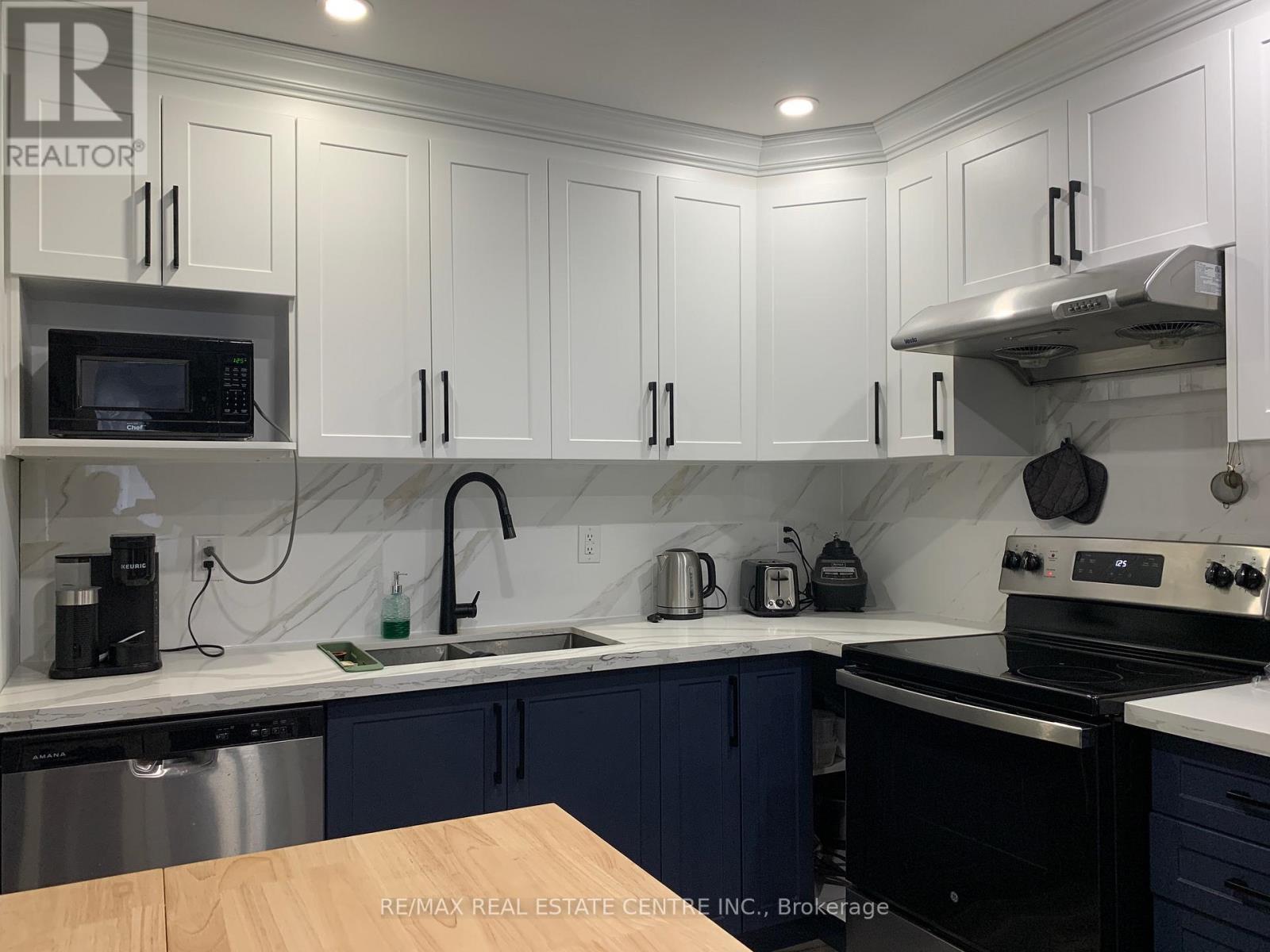 Semi-Detached/Link at 34 CALEDONIA ROAD, Orangeville