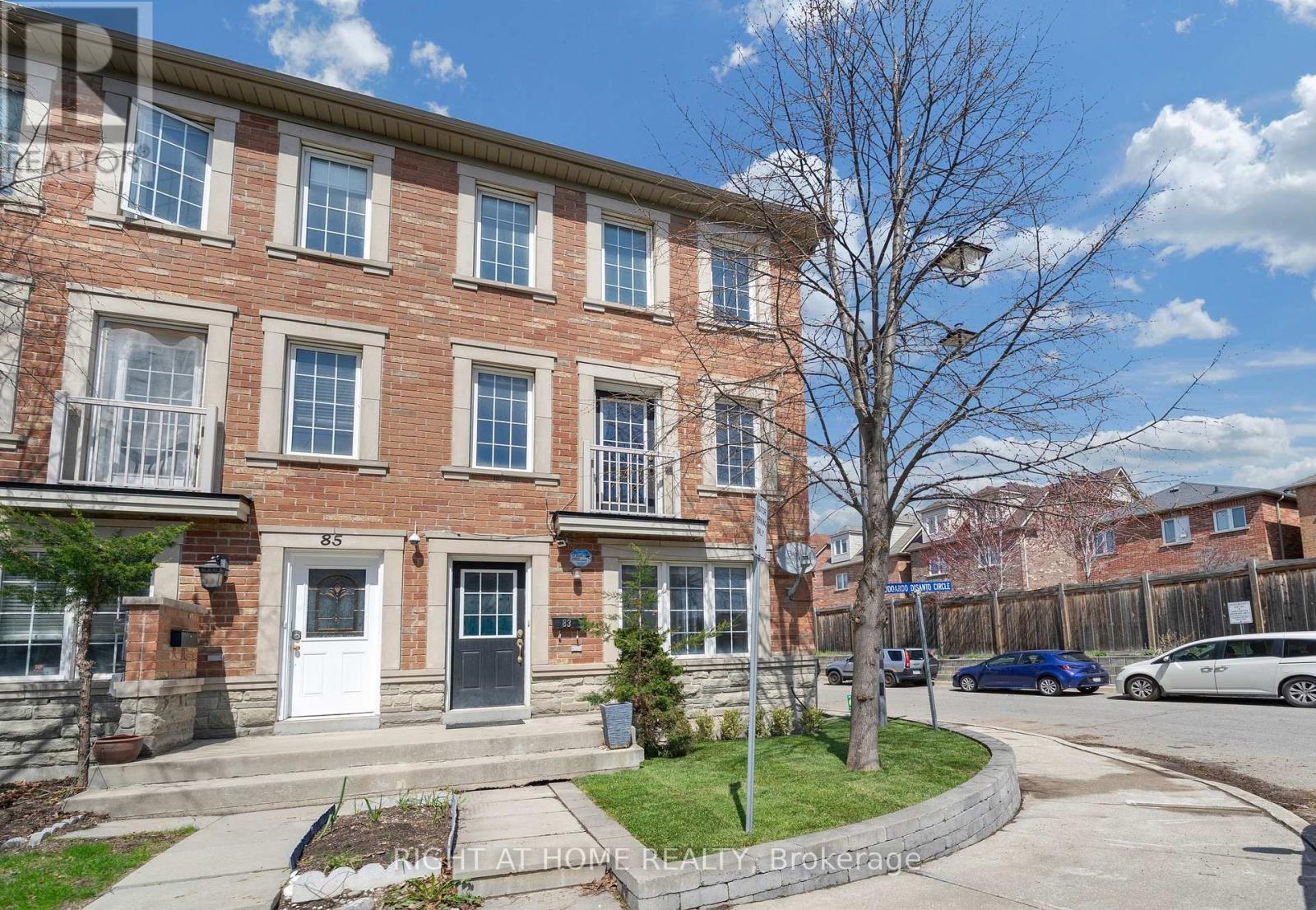 Townhouse at 83 ODOARDO DI SANTO CIRCLE, Toronto (Downsview-Roding-CFB)