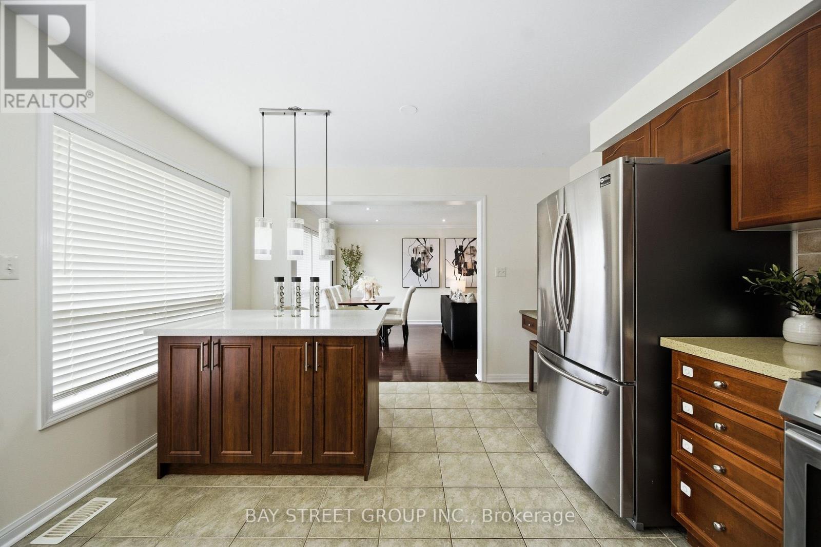Detached at 4 DECKER HOLLOW CIRCLE, Brampton