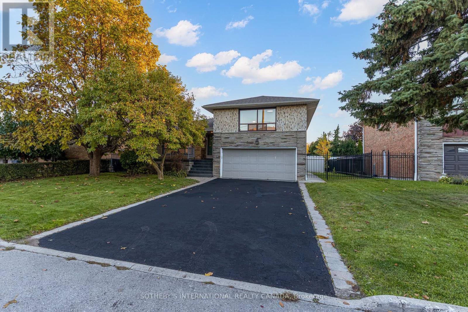 Detached at 34 EUPHRASIA DRIVE, Toronto (Yorkdale-Glen Park)