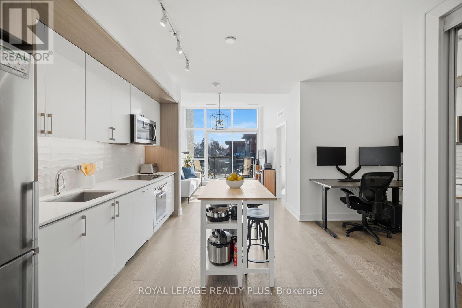 Apartment at 440 - 1575 LAKESHORE ROAD W, Mississauga (Clarkson)
