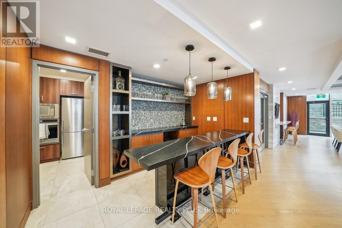 Apartment at 440 - 1575 LAKESHORE ROAD W, Mississauga