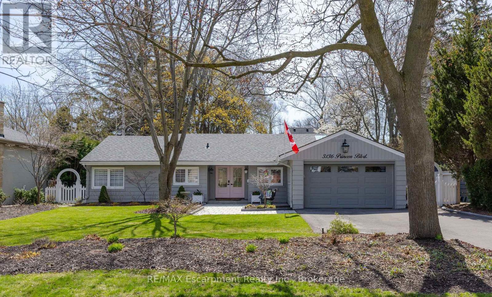 Detached at 3136 PRINCESS BOULEVARD, Burlington (Roseland)