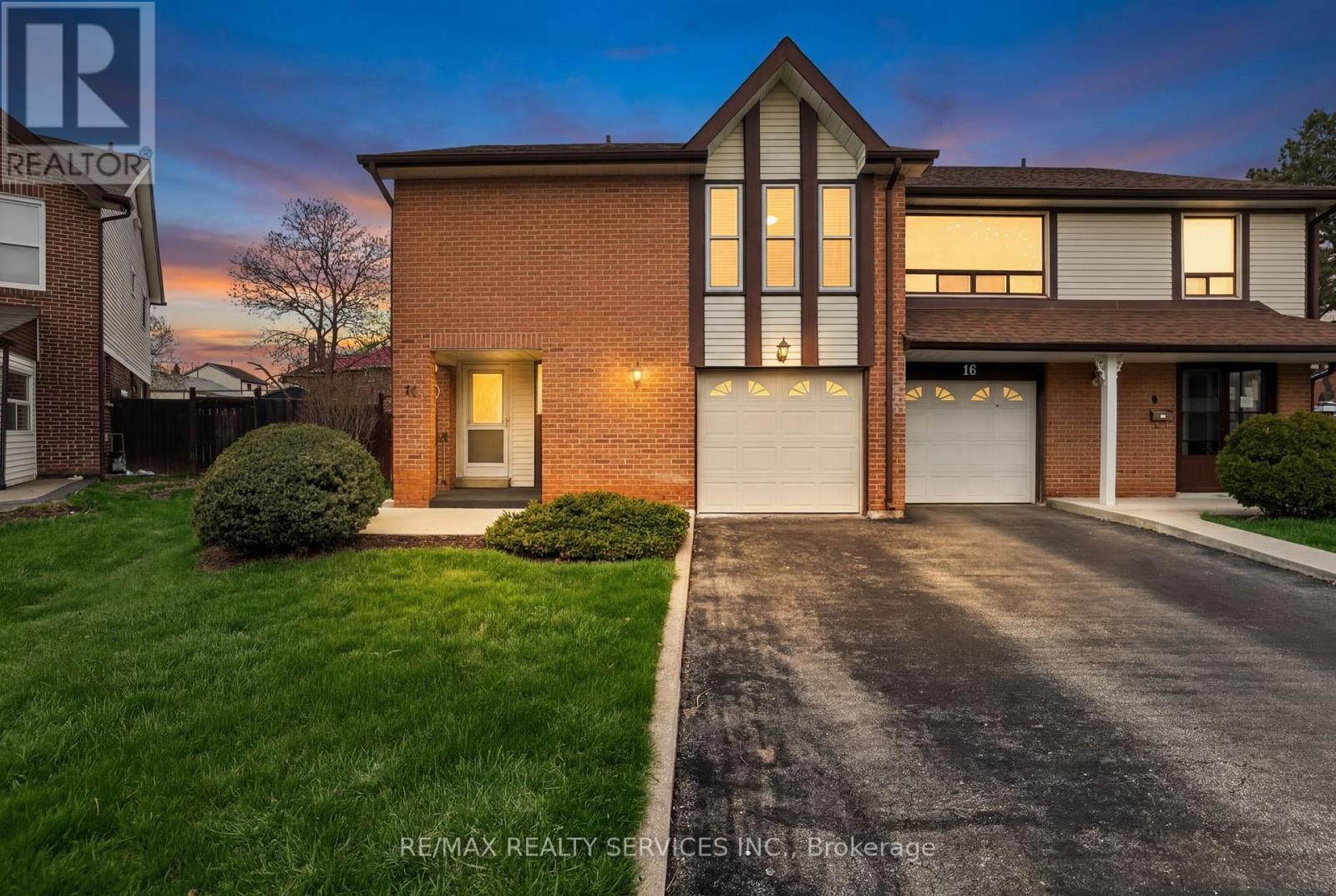 Semi-Detached/Link at 14 BRIGHTON PLACE, Brampton (Heart Lake West)