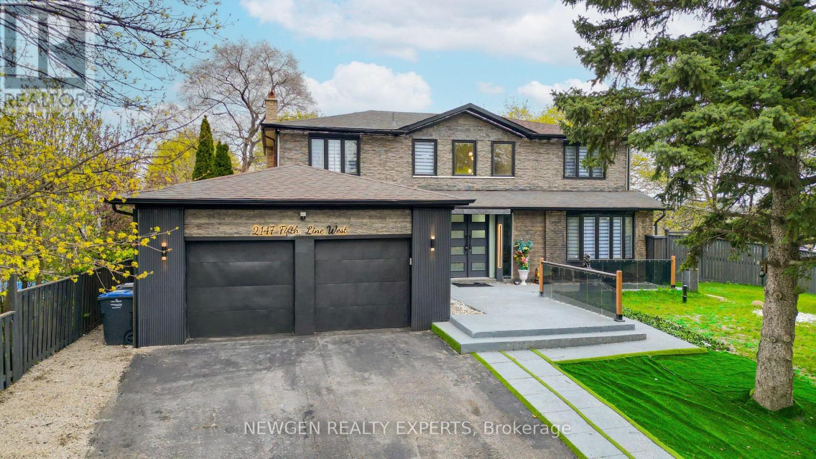 Detached at 2147 FIFTH LINE W, Mississauga (Sheridan)