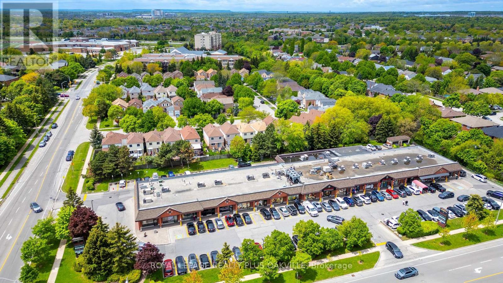 Apartment at 403 - 1499 NOTTINGHILL GATE, Oakville