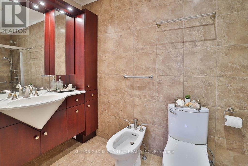 Detached at 670 MEADOW WOOD ROAD, Mississauga