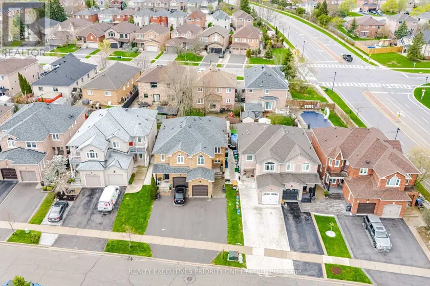 Semi-Detached/Link at 24 ARCHBURY CIRCLE, Caledon