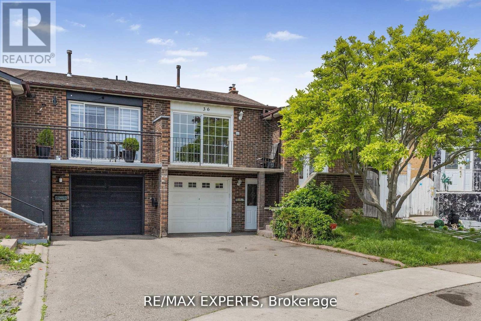 Semi-Detached/Link at 36 ELDERWOOD PLACE, Brampton (Brampton North)