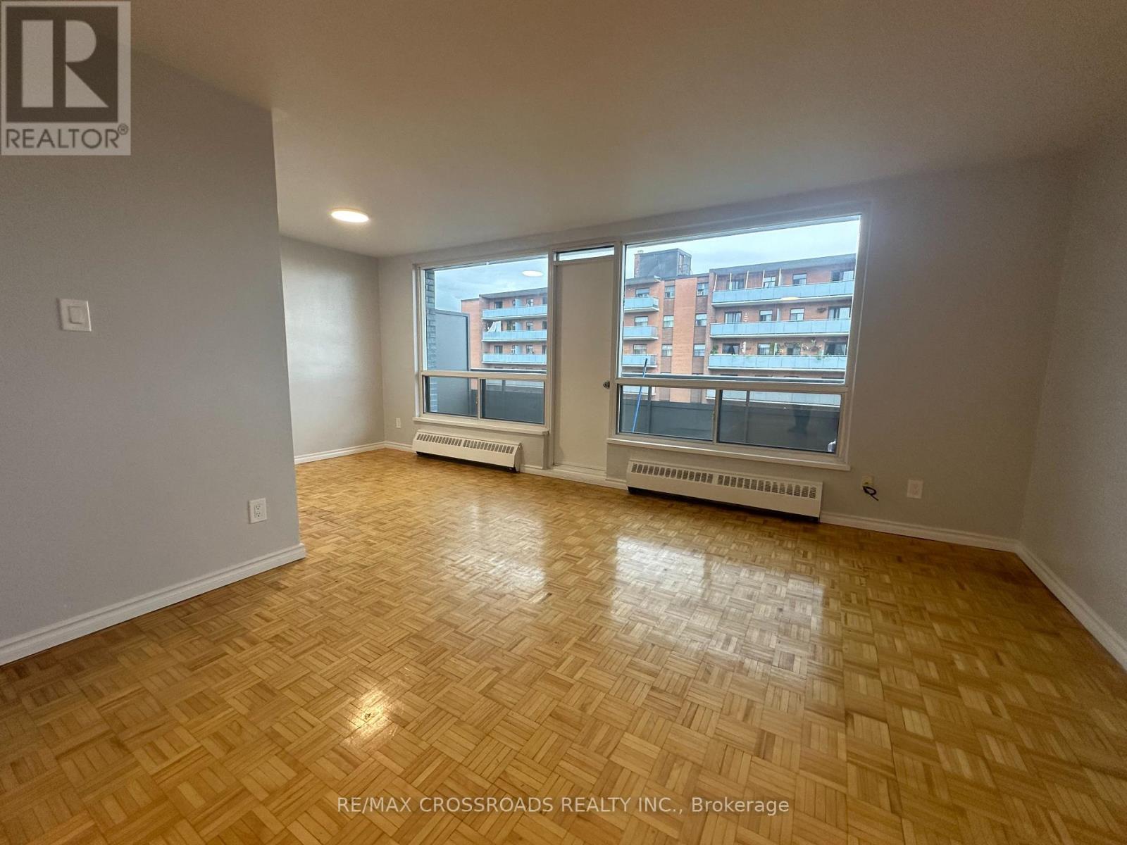 Apartment at 610 - 363 LAKESHORE ROAD E, Mississauga
