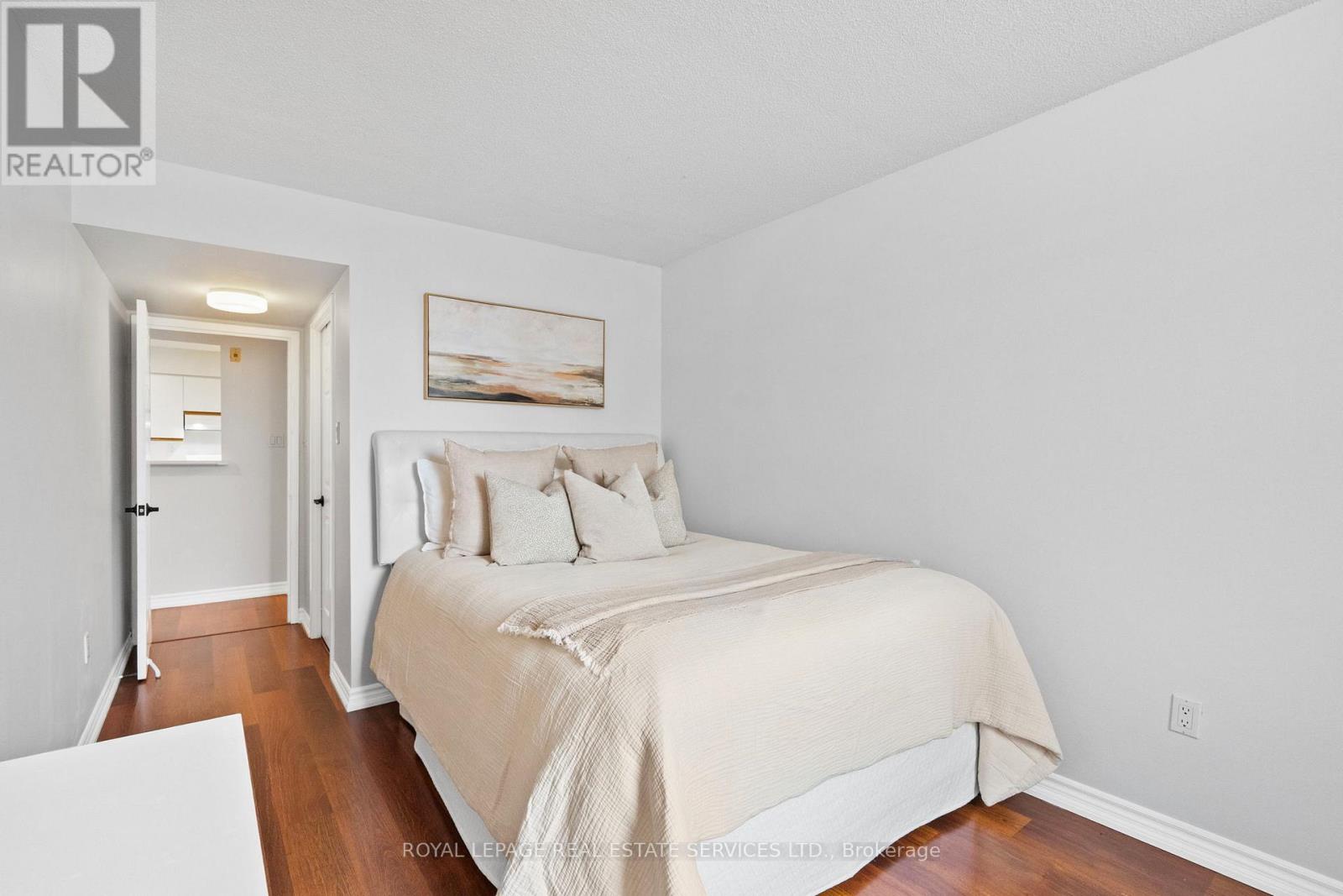 Apartment at 202 - 185 ROBINSON STREET, Oakville