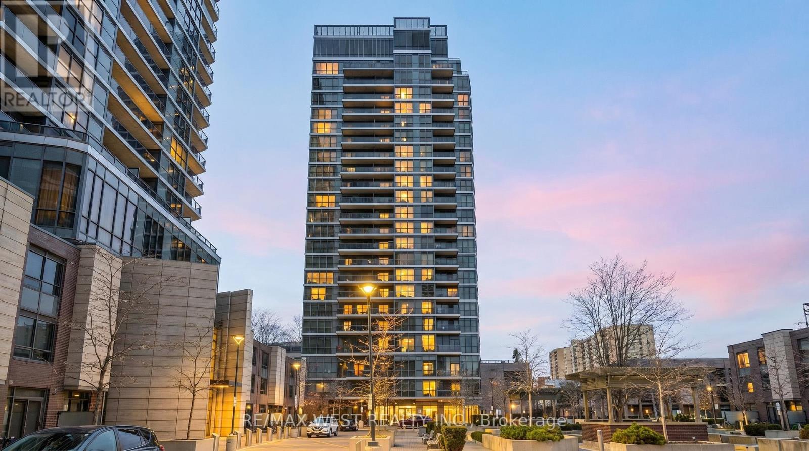 Apartment at 905 - 1 VALHALLA INN ROAD, Toronto (Islington-City Centre West)