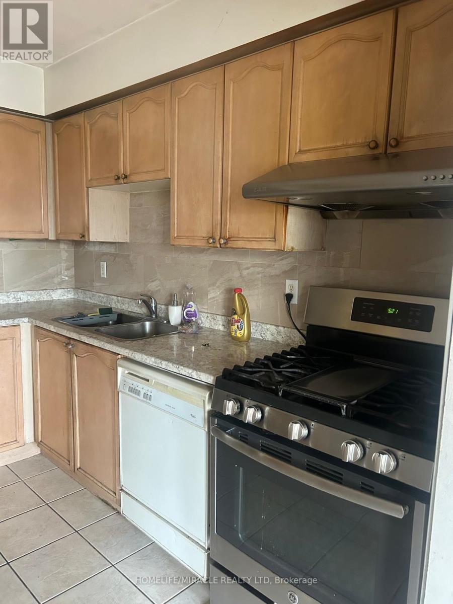 Semi-Detached/Link at 137 OATFIELD ROAD, Brampton (Sandringham-Wellington)