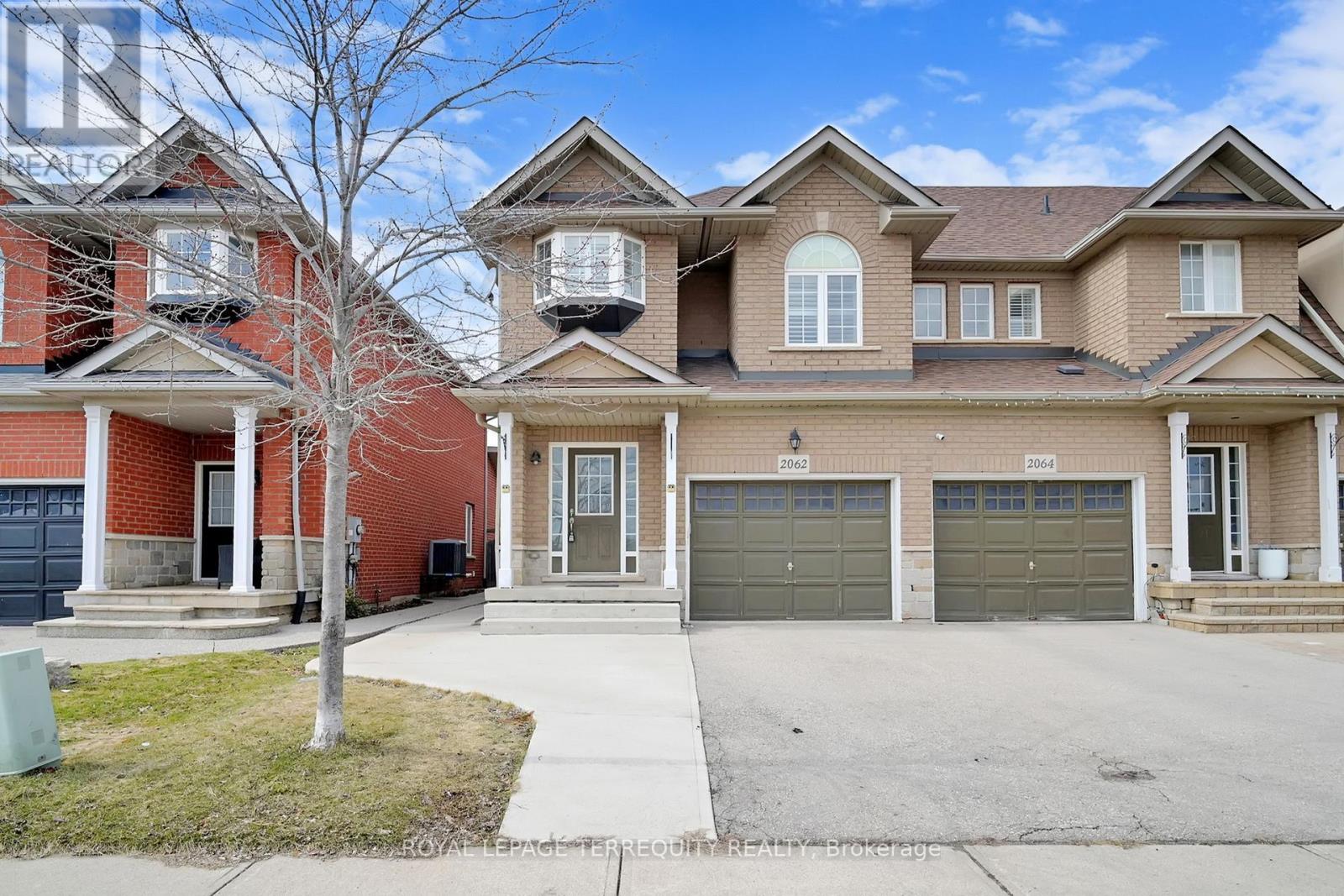 Townhouse at 2062 Redstone Cres,