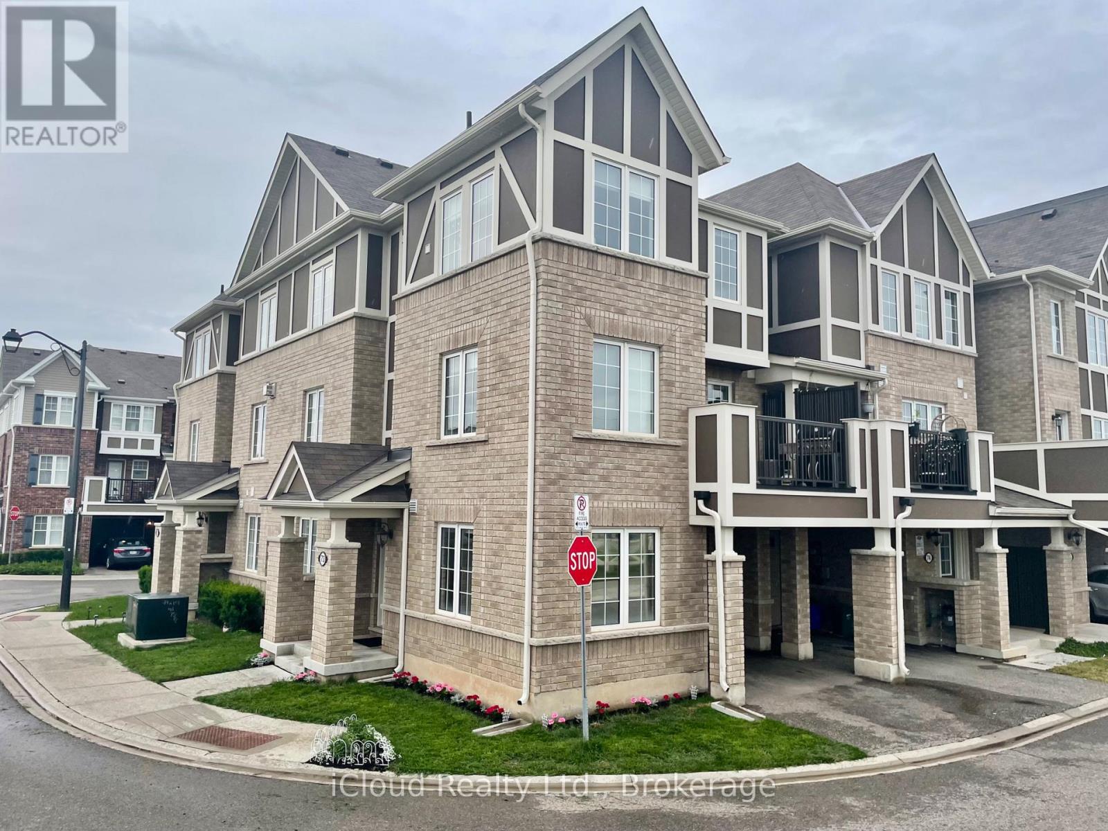Townhouse at 73 - 1222 ROSE WAY, Milton (CB Cobban)